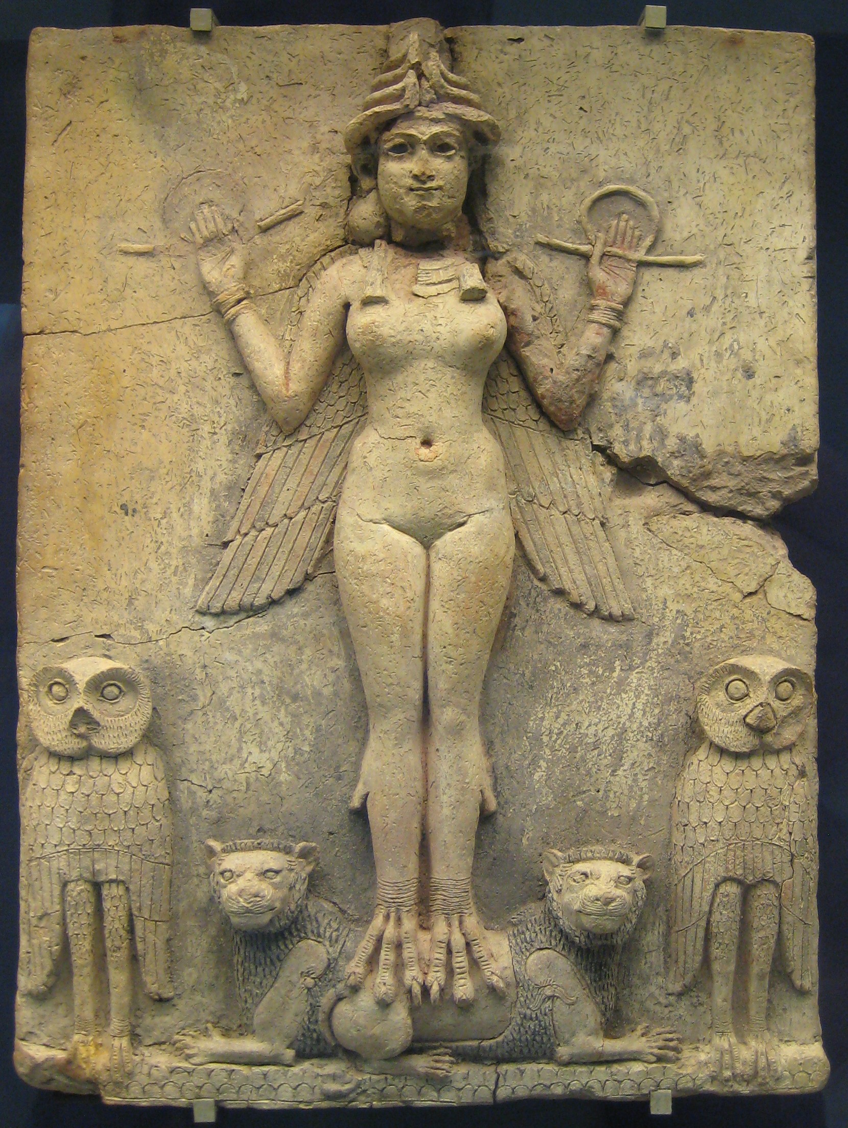 上图:美索不达米亚神话中阴间女神埃列什基伽勒(Ereshkigal)。在苏美尔神话《伊南娜下冥界》( Inanna's Descent to the Underworld)中,描述了阴间的城门建筑,有七道城门,每道城门都有守卫管制出入。